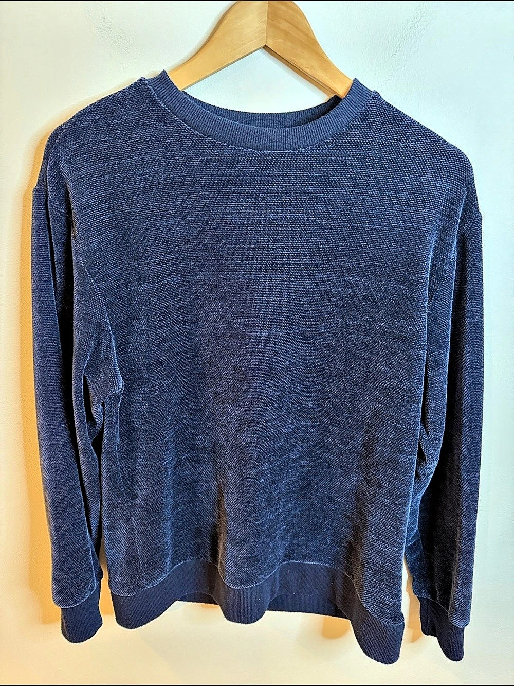 MASSIVE LUXURY Long Sleeve Textured Sweater in Blue Size Small